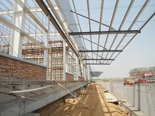 Wind Resistant High Rise Steel Shed Construction Building With Sandwich Panel Wall Type